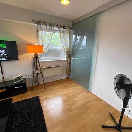 The Reflection Apartment , With River Thames View Лондон Экстерьер фото